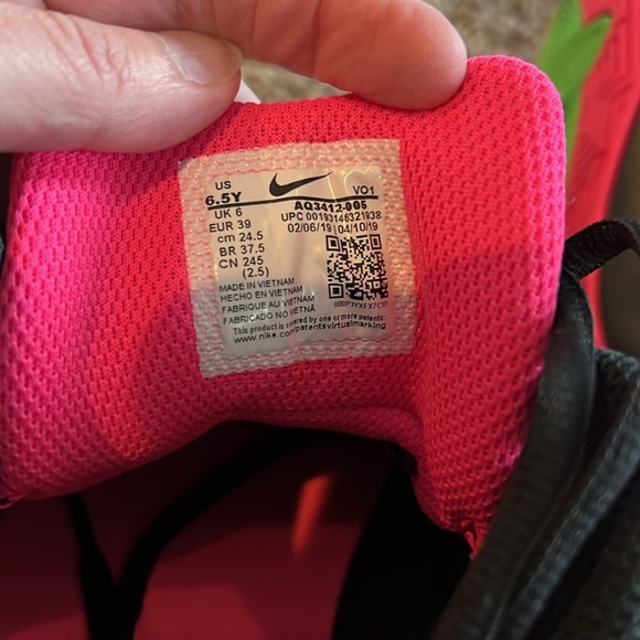 Kids Nike Kyrie Flytrap 2 GS Black Hyper Pink Sneakers Shoes Size 6.5Y - New - Picture 7 of 7